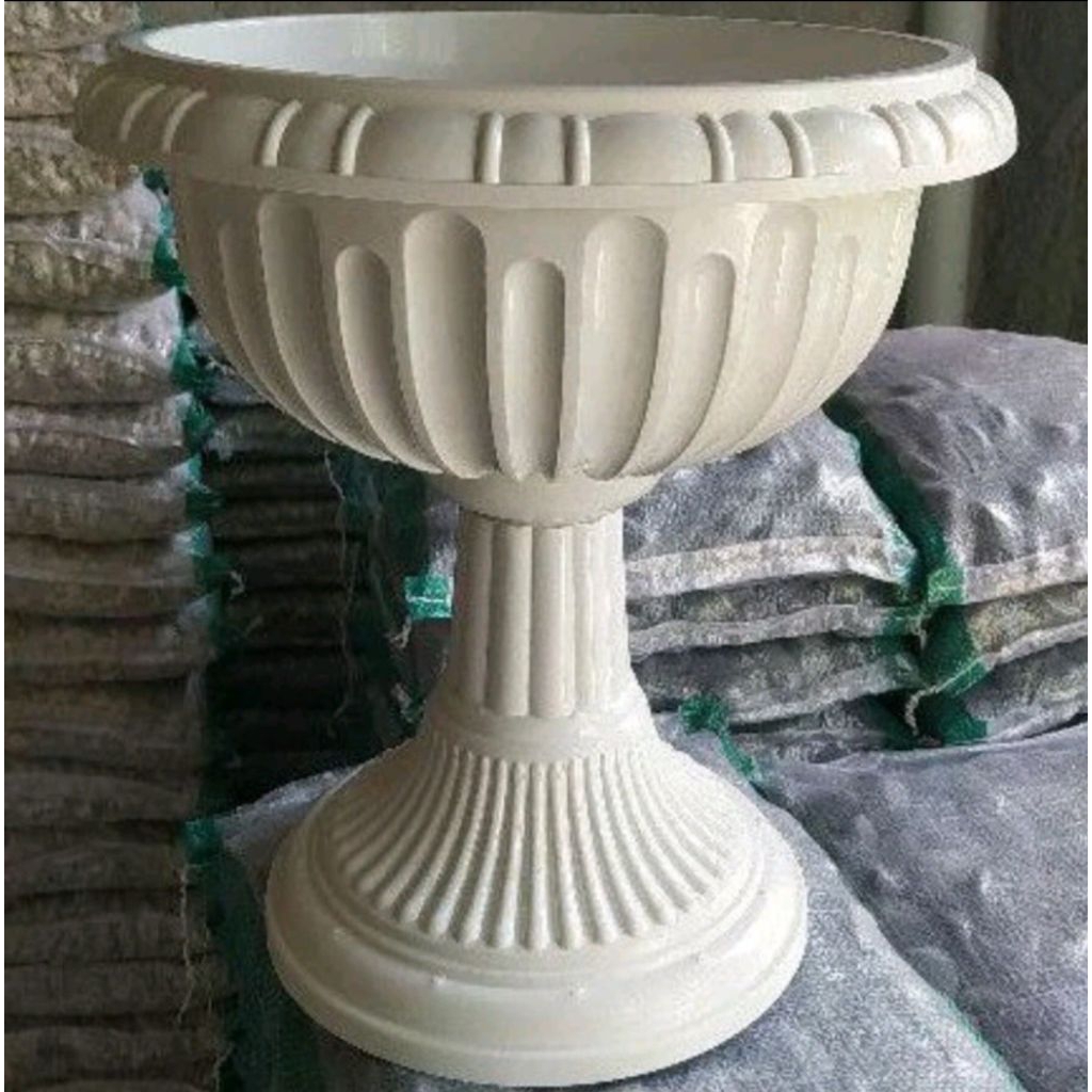 POT PLASTIK MODEL PIALA JUARA kaki tinggi