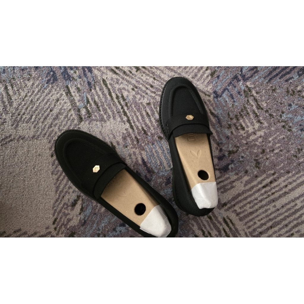 VIVAIA LOAFERS