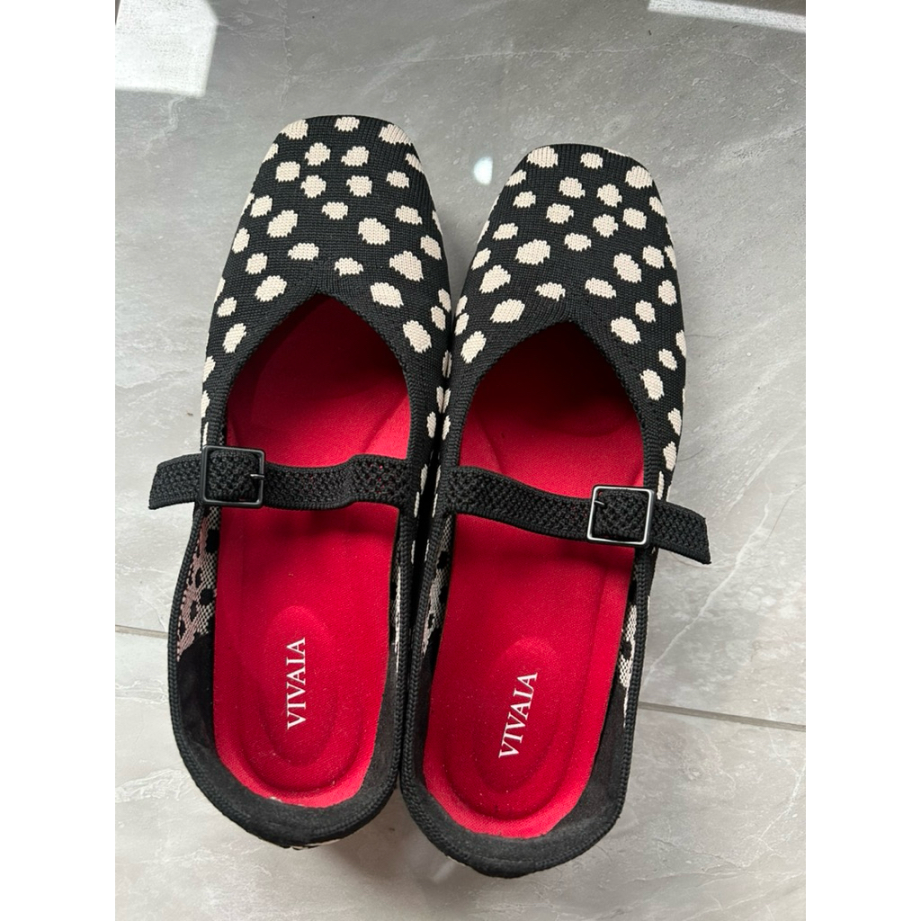 [PRELOVED] [ORIGINAL] Vivaia flat shoes polkadot