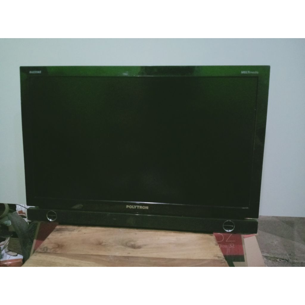 Panel Layar Tv LED 24 inch, Polytron PLD 24D900