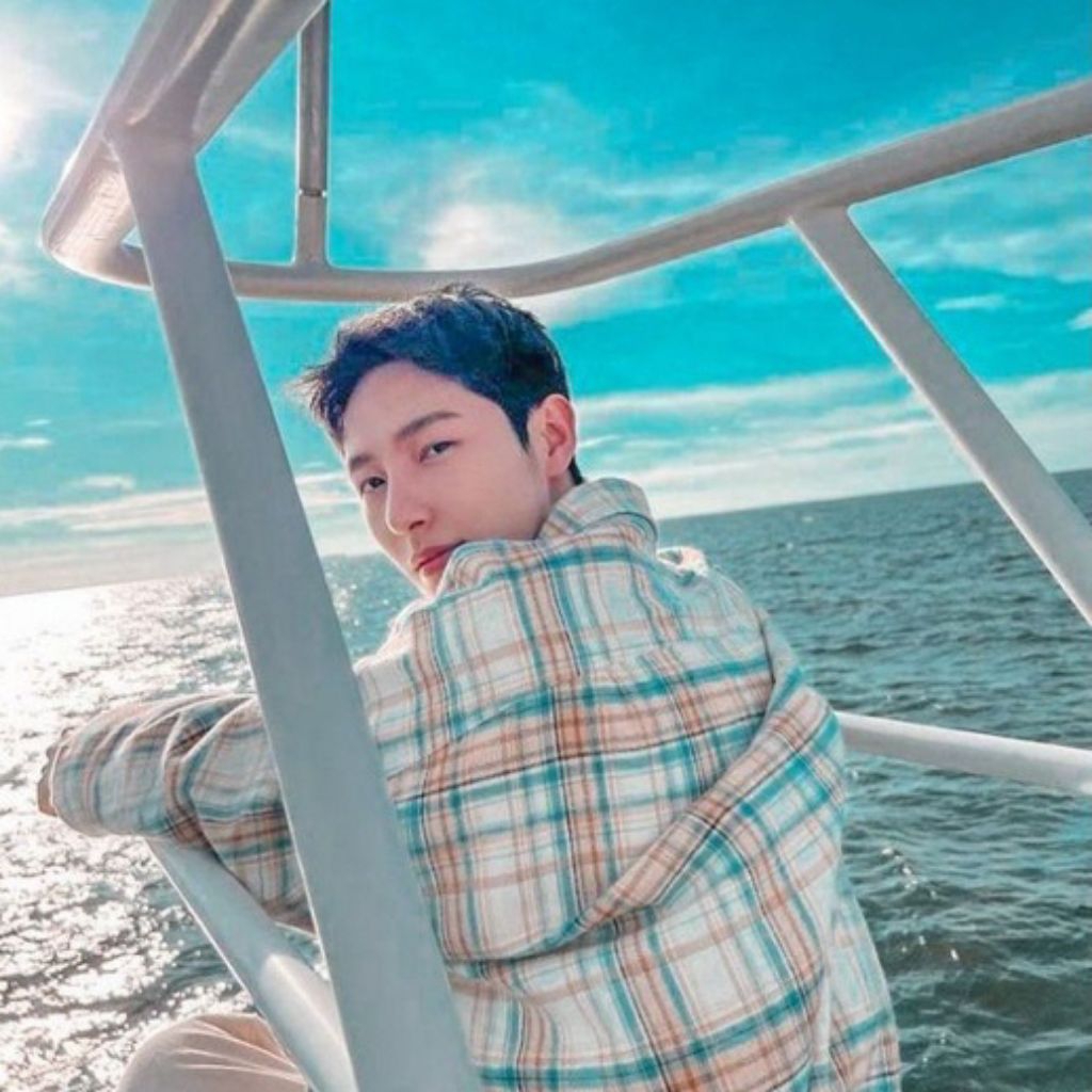 Flanel Hits Korean Style Kemeja Pria Wanita Lengan Panjang