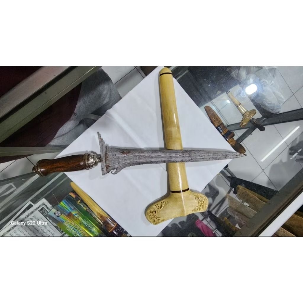 KERIS BANJAR PAMOR BANYU MILI