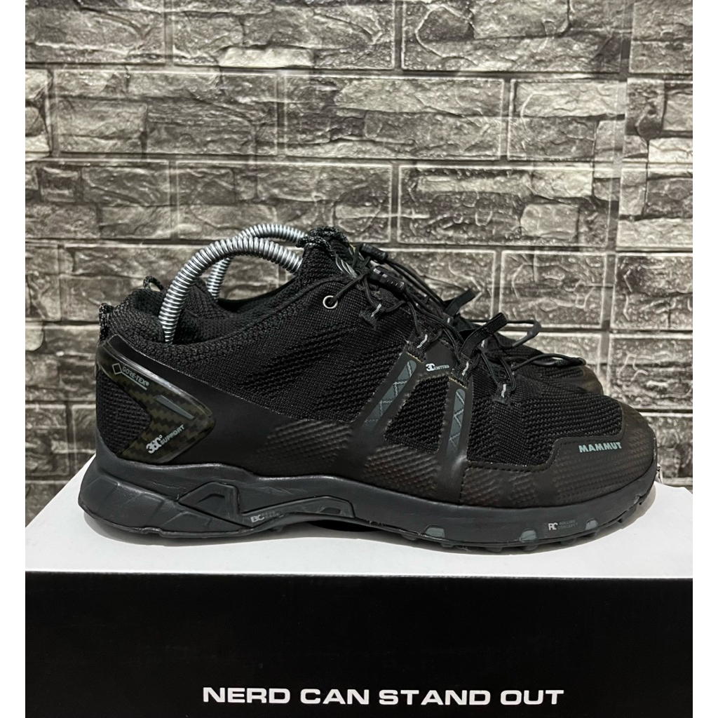 sepatu outdoor MAMMUT Goretex & TNF goretex hitam