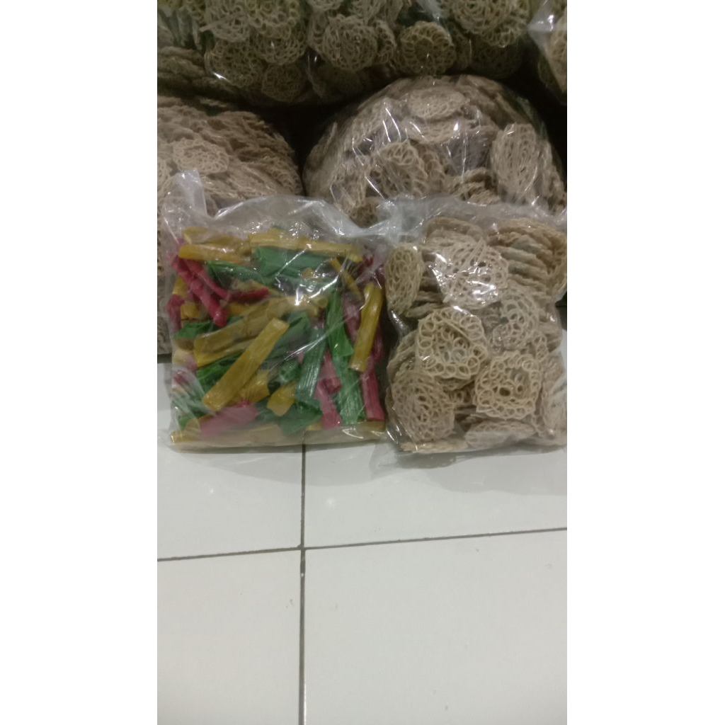 

KERUPUK MENTAH BANDUNG DAN USUS ENAK/GURIH MURAH 1kg
