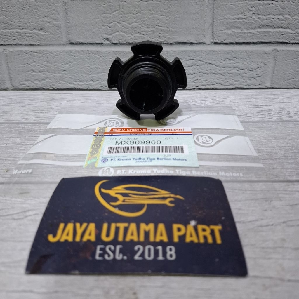 Tutup Oli Mesin Oil Cap Mitsubishi Canter Euro 4 Ps125t Euro 4 Original