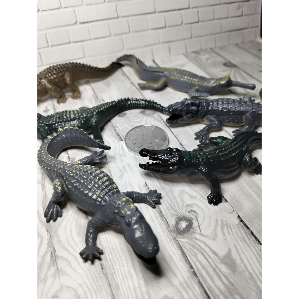 mainan miniatur hewan buaya crocodile buas reptil