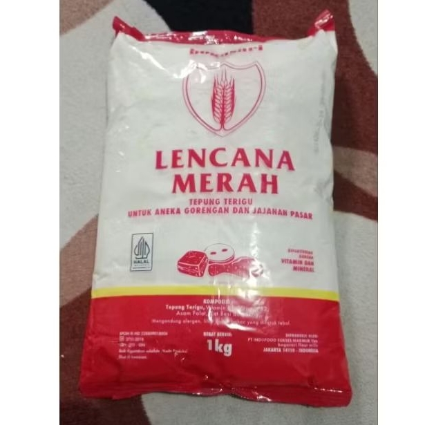 

tepung terigu lencana merah 1kg