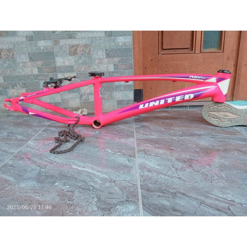 Frame United Rev Race Lecet Pemakaian
