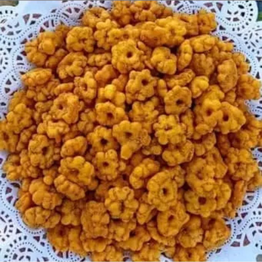 

Ribut Snack Sakura Kiloan Gurih,Renyah,Enak Cmg Snack,Jajanan,Cemilan,Camilan