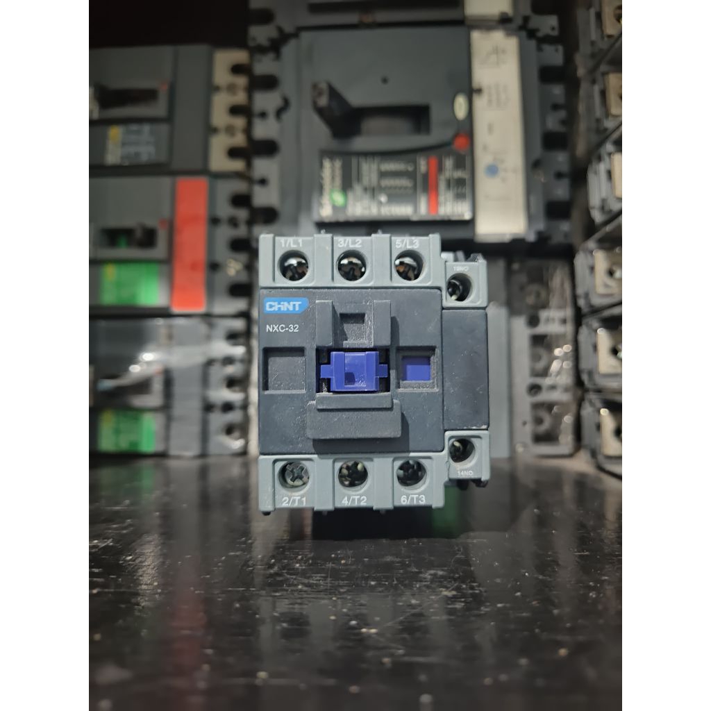 KONTAKTOR CONTACTOR CHNT NXC-32 220V 50Hz BARANG SECOND/BEKAS