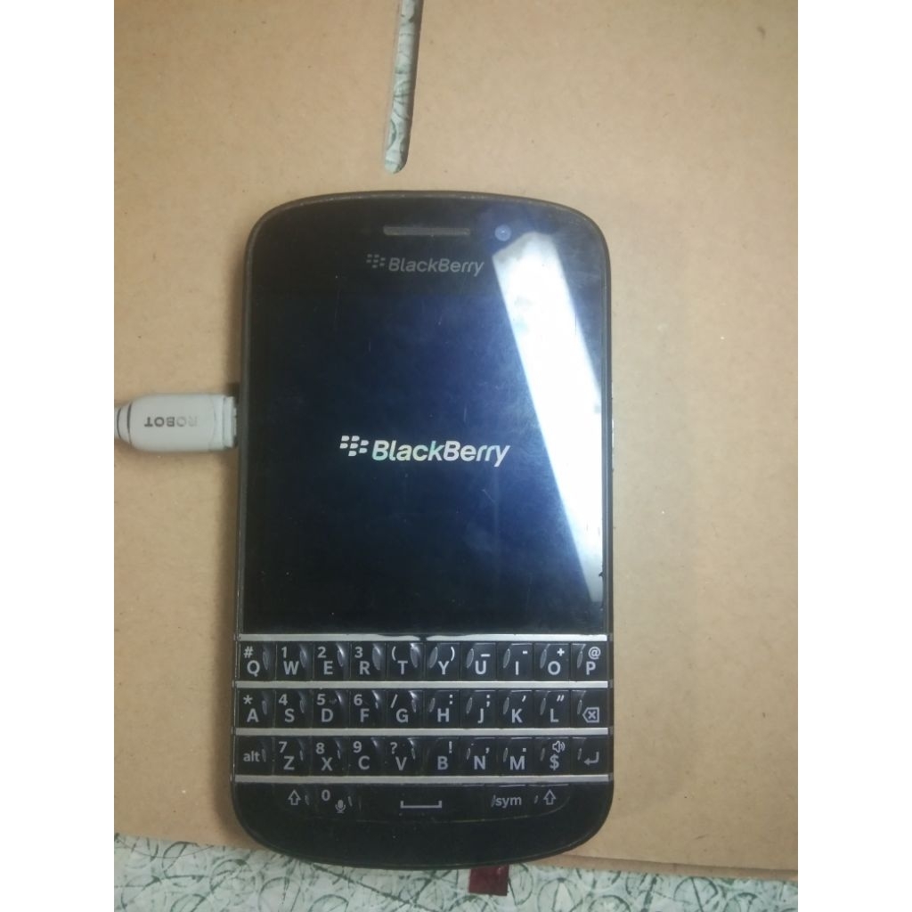 Blackberry Q10. 4G Lte,  2/16GB. hidup (cek deskripsi)