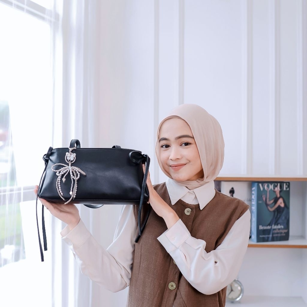Nedhira Store Zenia Shoulderbag Free DustBag Tas Bahu Wanita