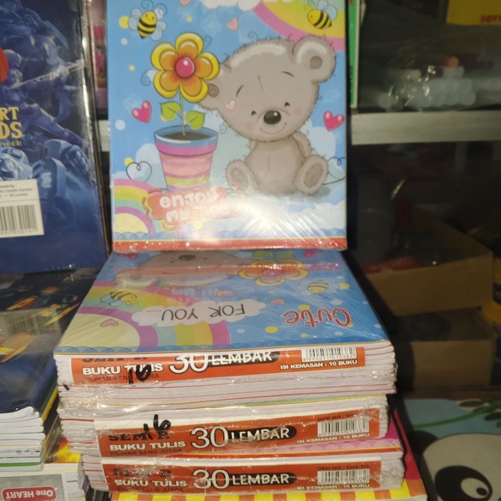 

Buku tulis Semar isi 30 lembar