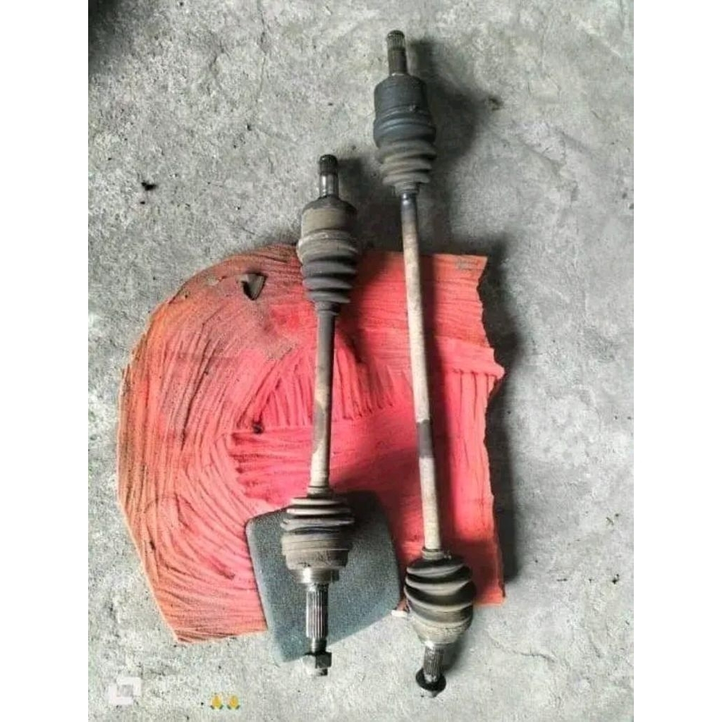 CV joint sebelah kanan copotan Ford laser