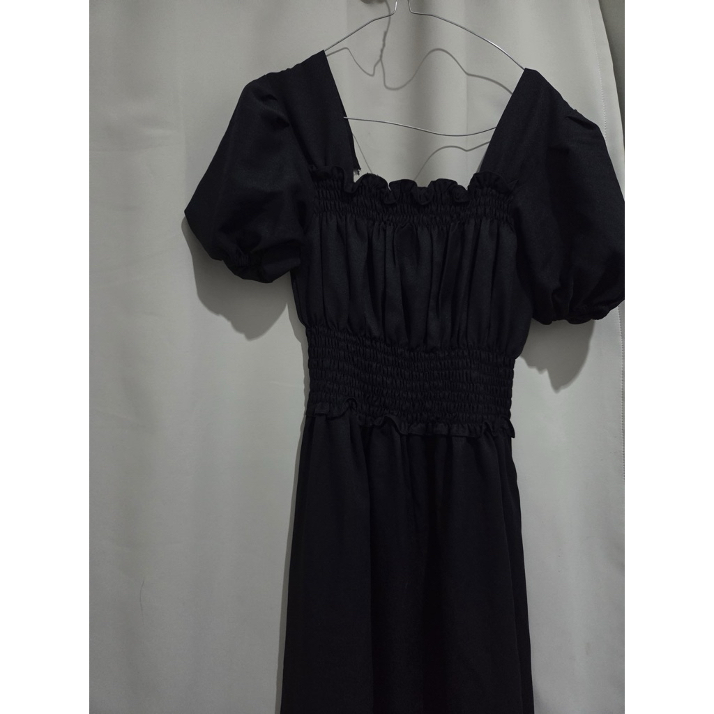 dress hitam elegant