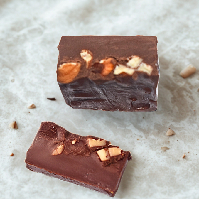 

Flow Chocolate Praline Almond 16g – Cokelat Susu Premium Isi Kacang Almond Utuh, Tanpa Pengawet