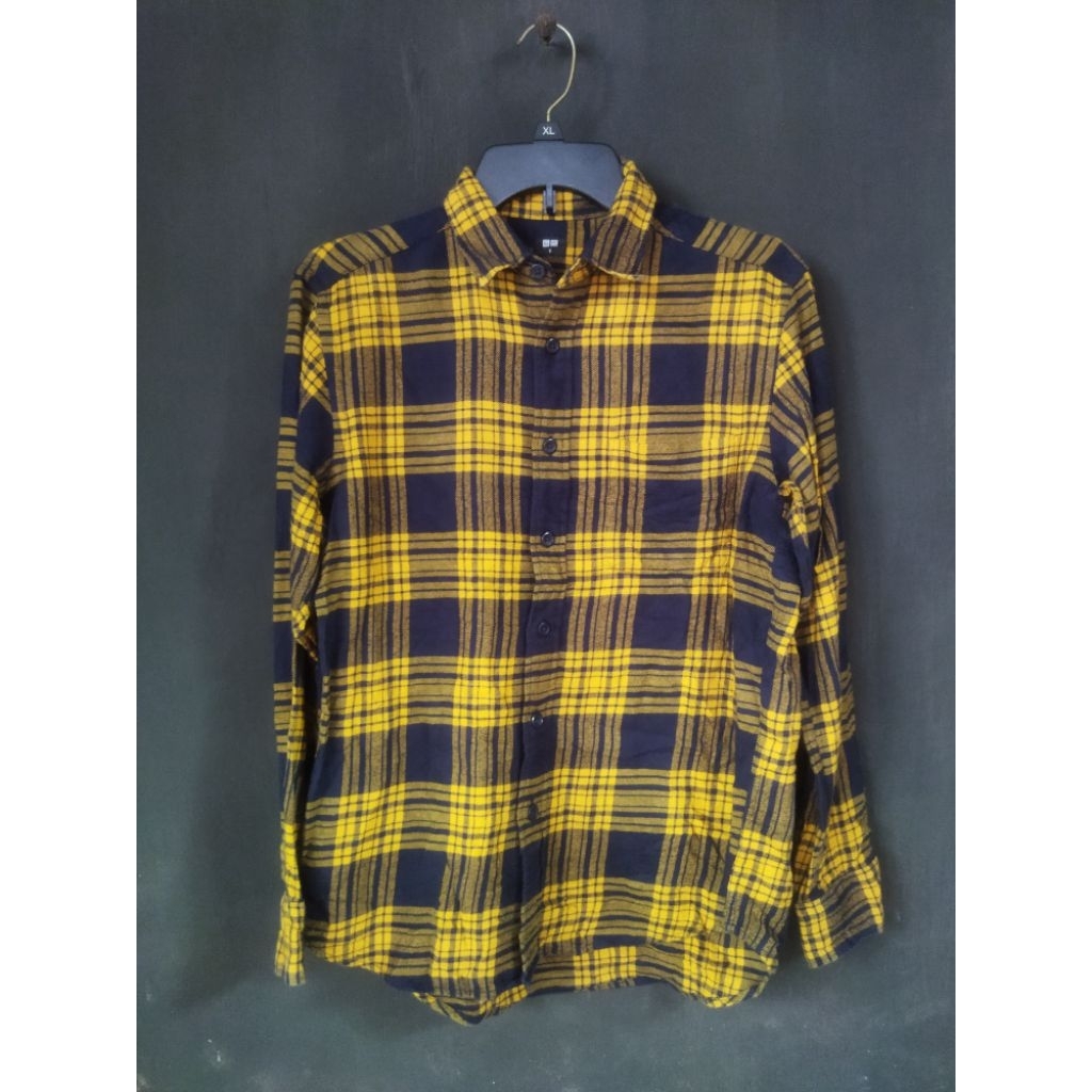 Kemeja flannel uniqlo kuning size s