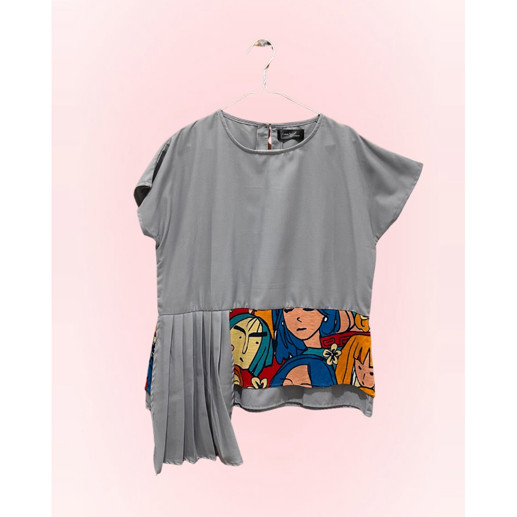 PRELOVED KEMEJA GREY ASIMETRIS COTTON TREE SIGNATURE ALLSIZE