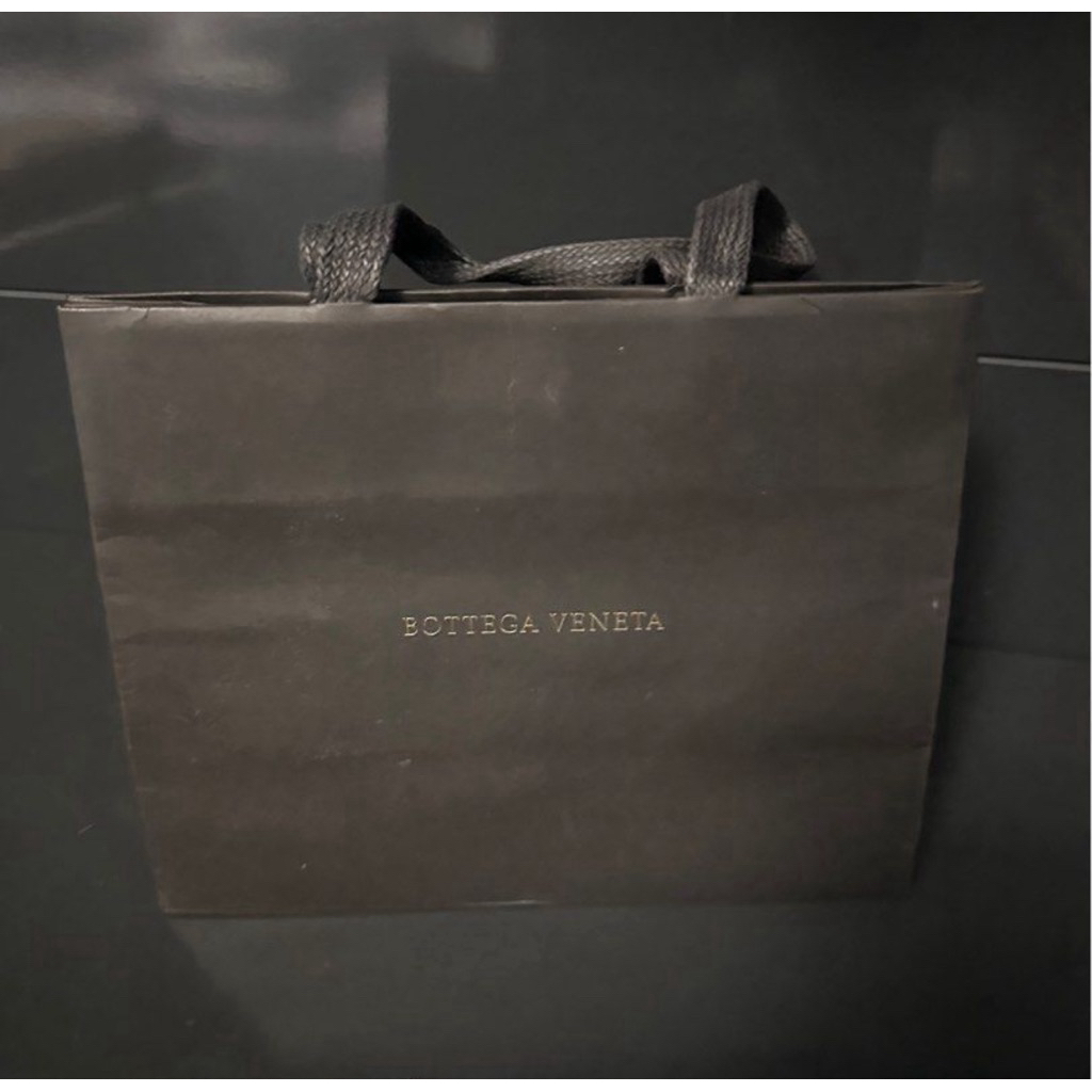 

paperbag bottega veneta