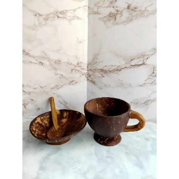 TEMPAT MAKAN & MINUM DARI BATOK KELAPA