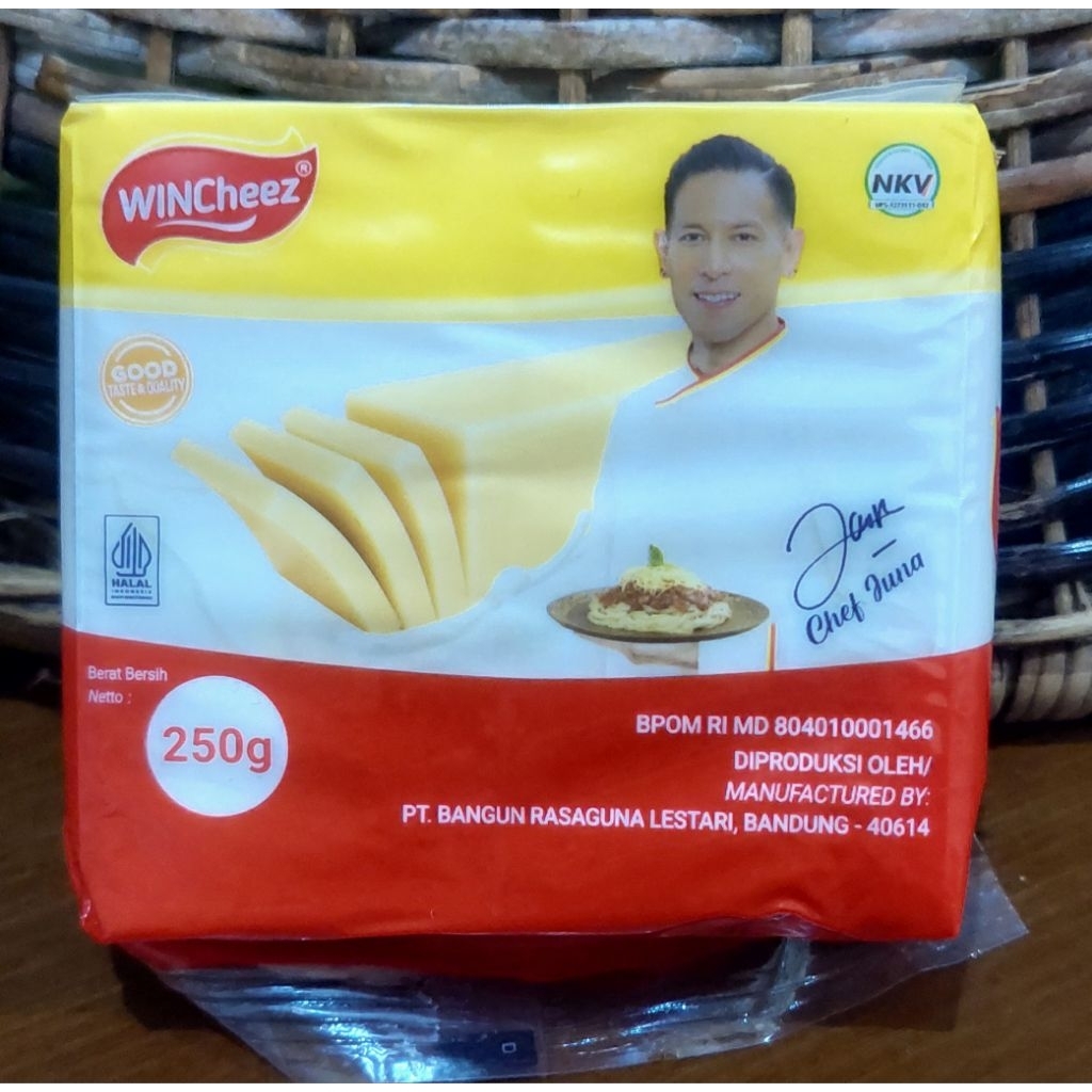 

Keju Cheddar Olahan Wincheez 250 g
