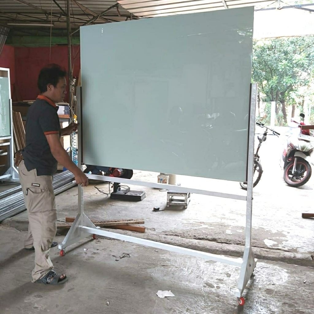 

Glassboard magnet standing 100 x 200 cm