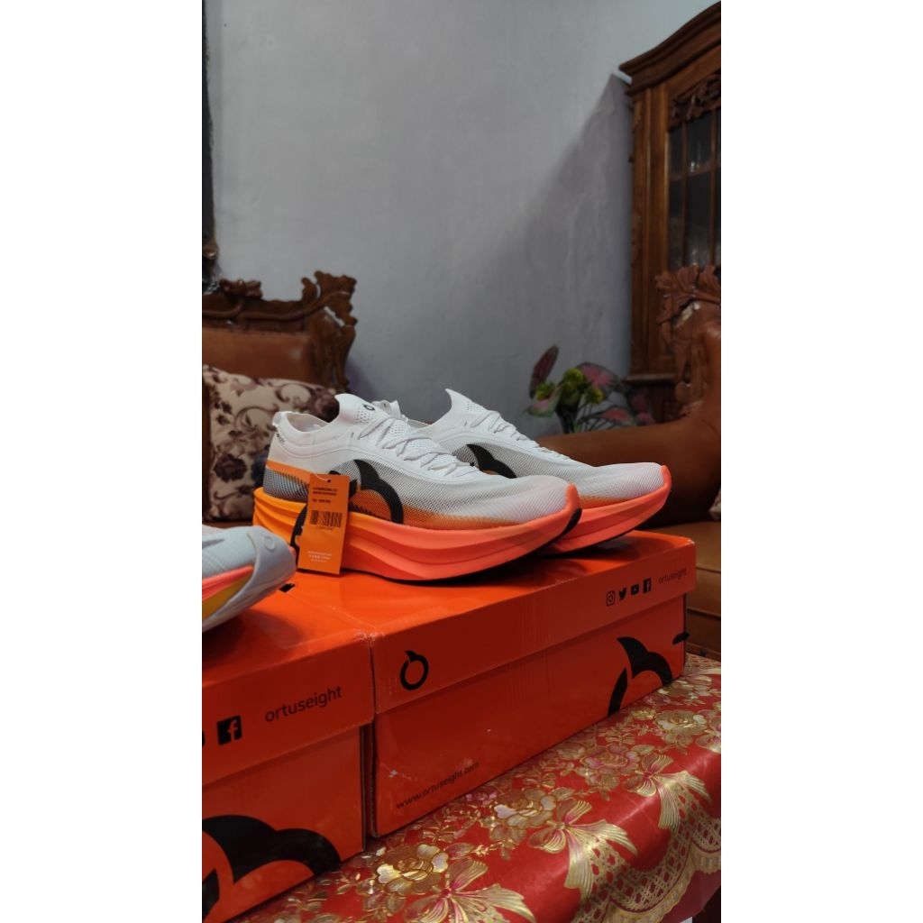 Ortuseight Hypersonic 2.0 Flat Carbon Terbaru