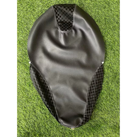 Sarung Jok Motor Motif Catur – Cover Jok Vario 125 Anti Cakar Kucing & Anti Slip