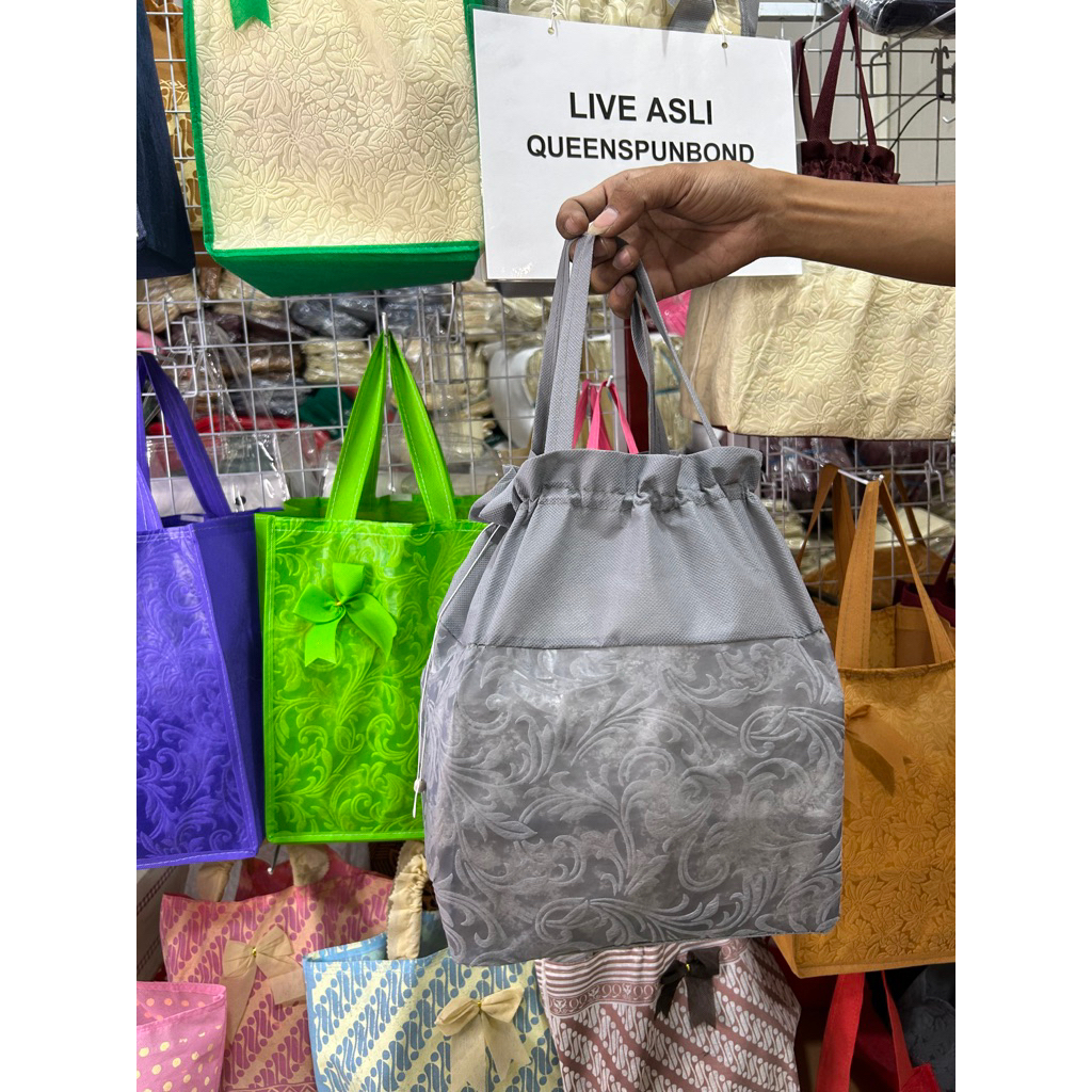 

(60BIJI ) TERMURAH HARGA PER 5 LUSIN TAS HAJATAN SERUT EMBOS 70 GSM ASLI UK 22X22