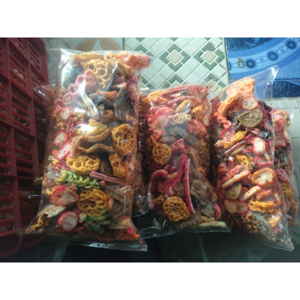 

krupuk jengkol seblak super pedas kekinian campur 250 gram