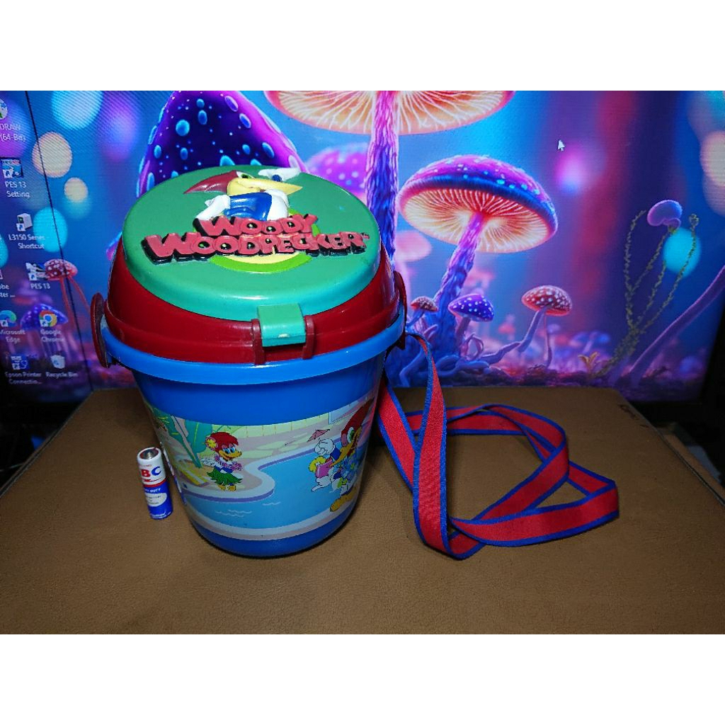 

Popcorn Bucket Woody woodpecker Vintage