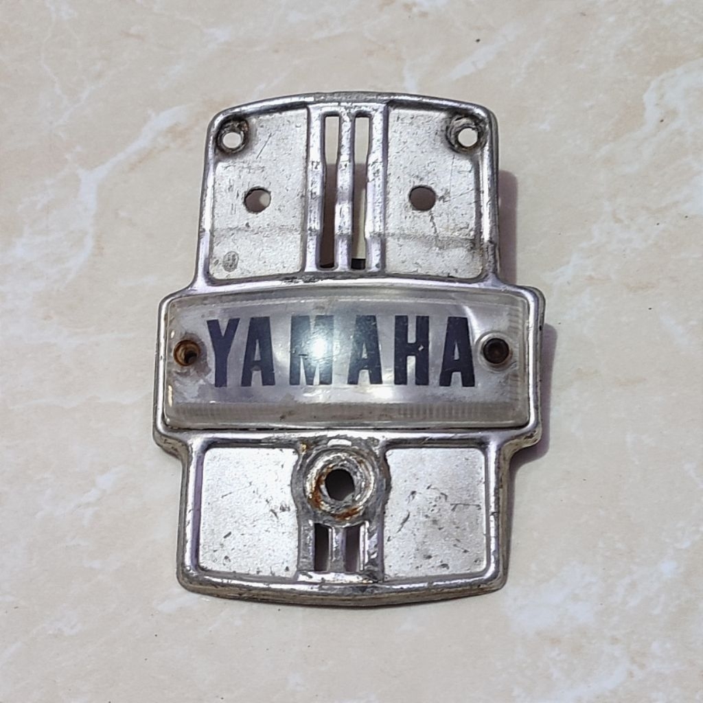 panel depan emblem dasi Yamaha u5 u7 original