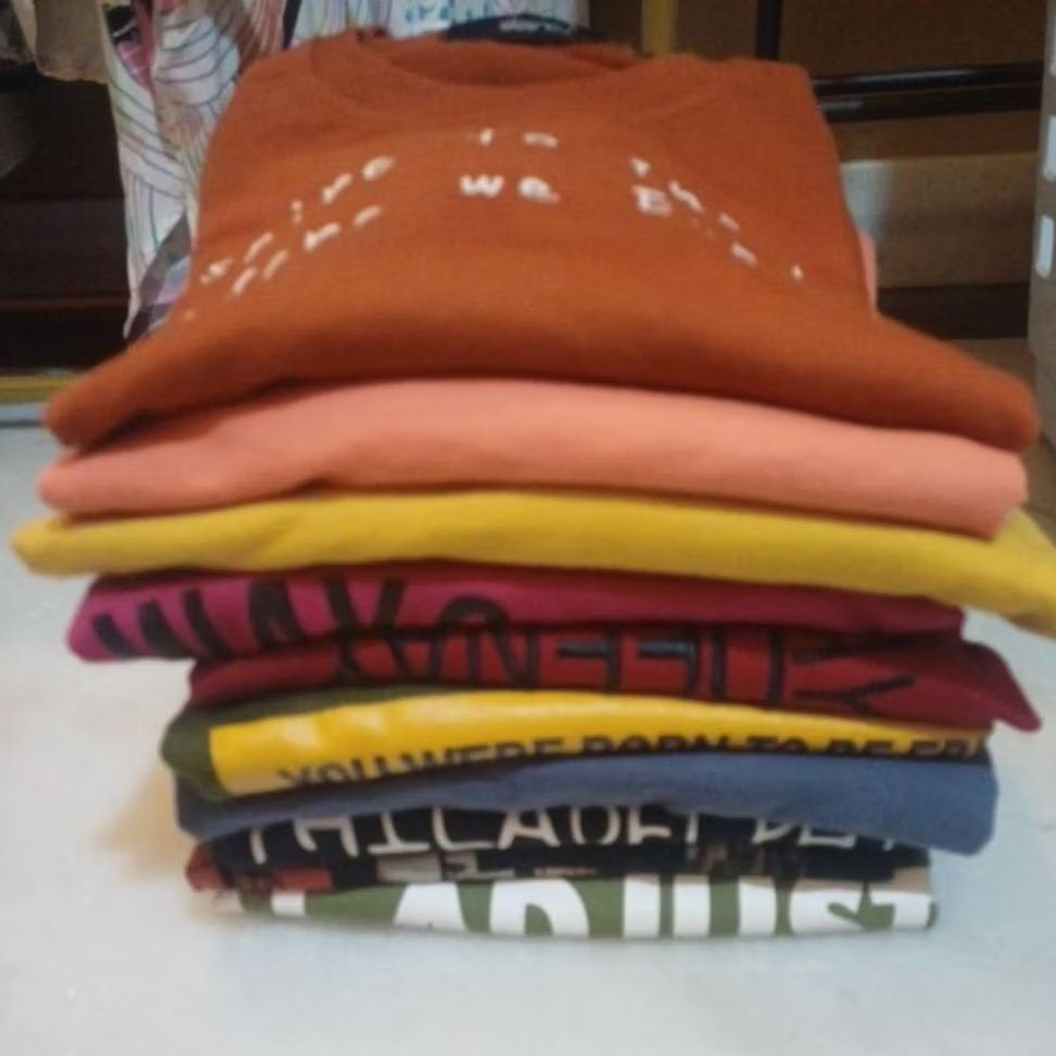 Preloved Sweater Deenay