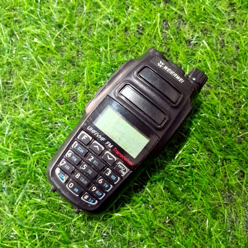 HT Weierwei UHF/VHF FM Transceiver Second Kondisi Tanpa Tes Kenormalan