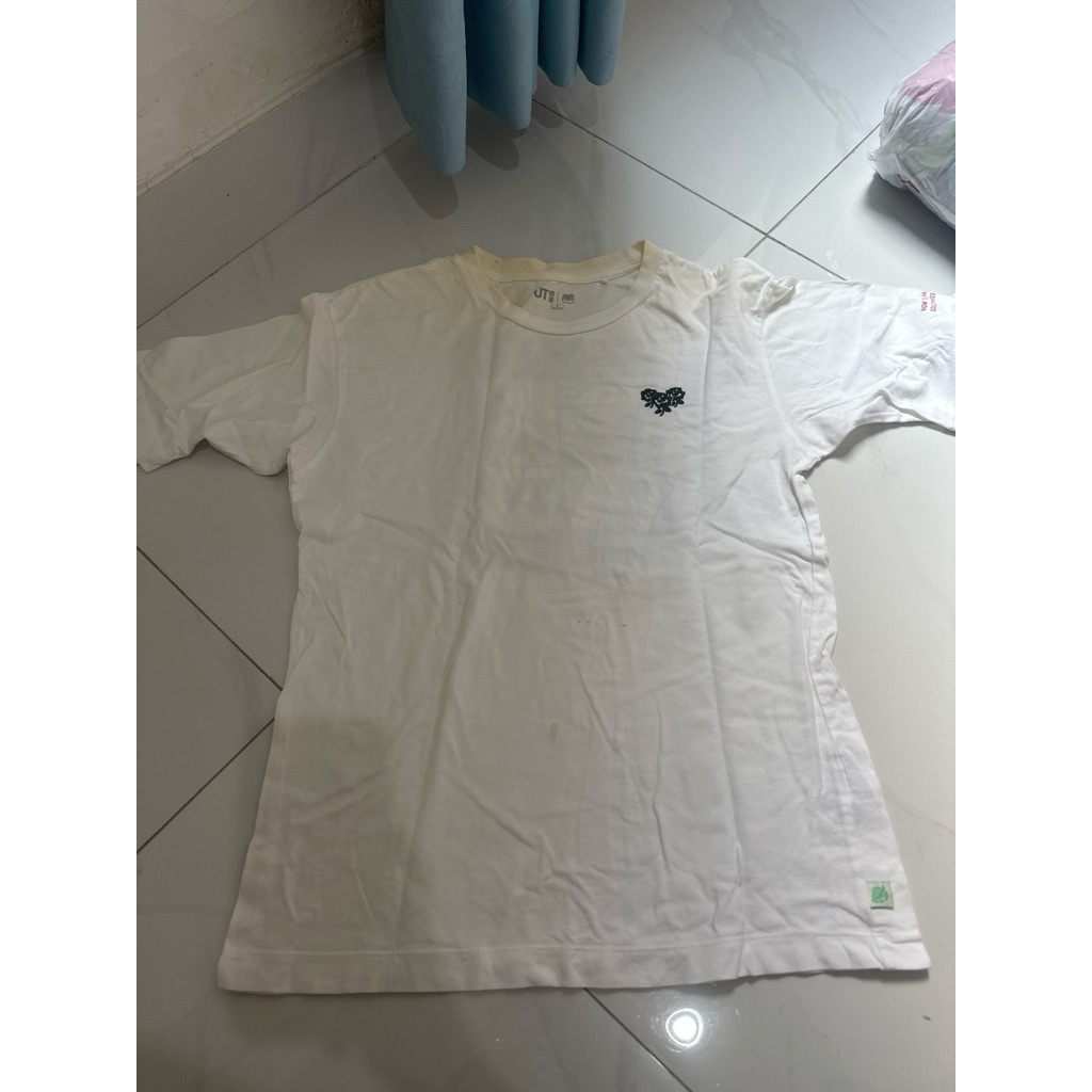 Kaos Putih Uniqlo