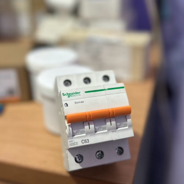 MCB Schneider Electric Domae C63 3Phase 63A