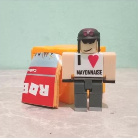 Roblox Series 5 Turtle Island: Greg Mini Figure