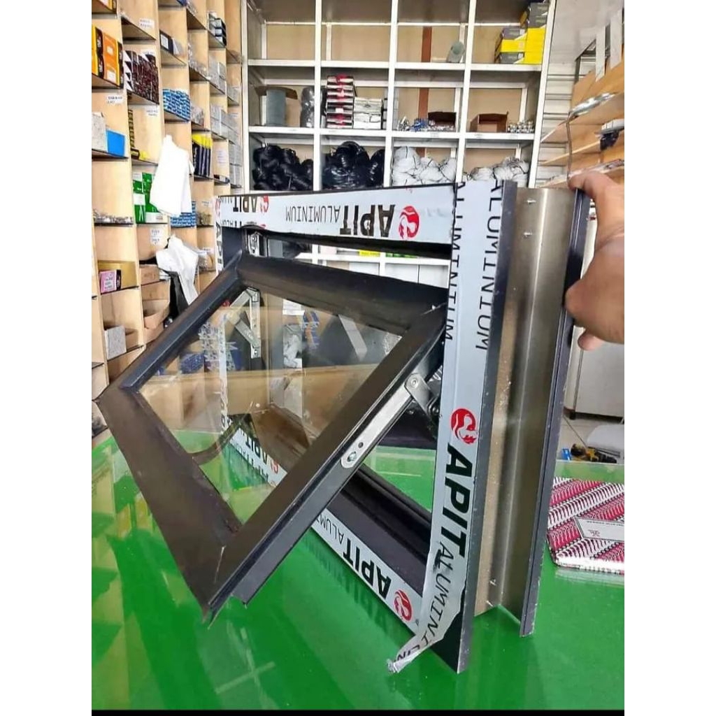 jendela alumunium/boven