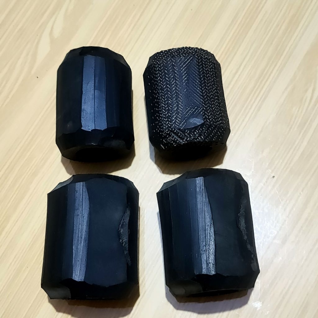 Karet Bushing Sayap Depan Timor Set