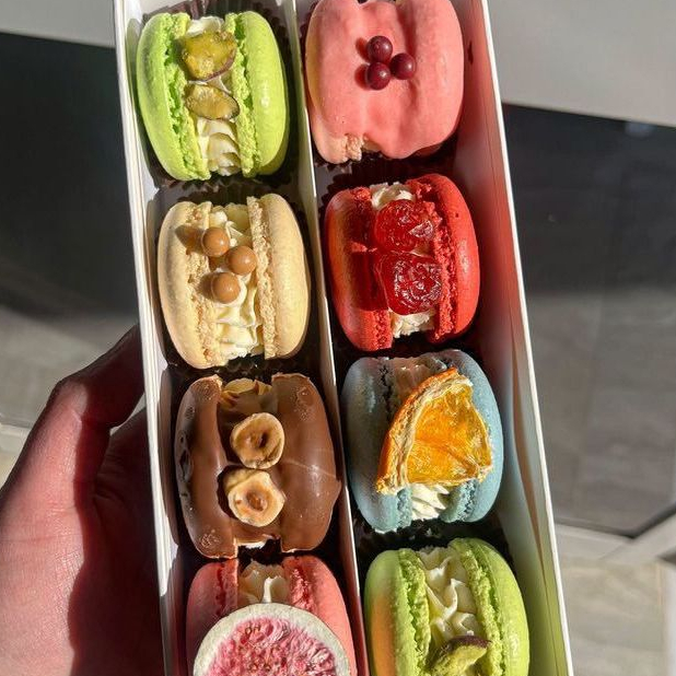 

Lalalun Patisserie | MACARON - FATCARON