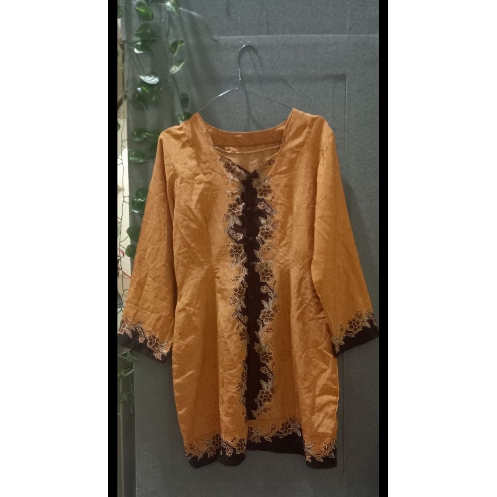 Preloved Baju Kebaya