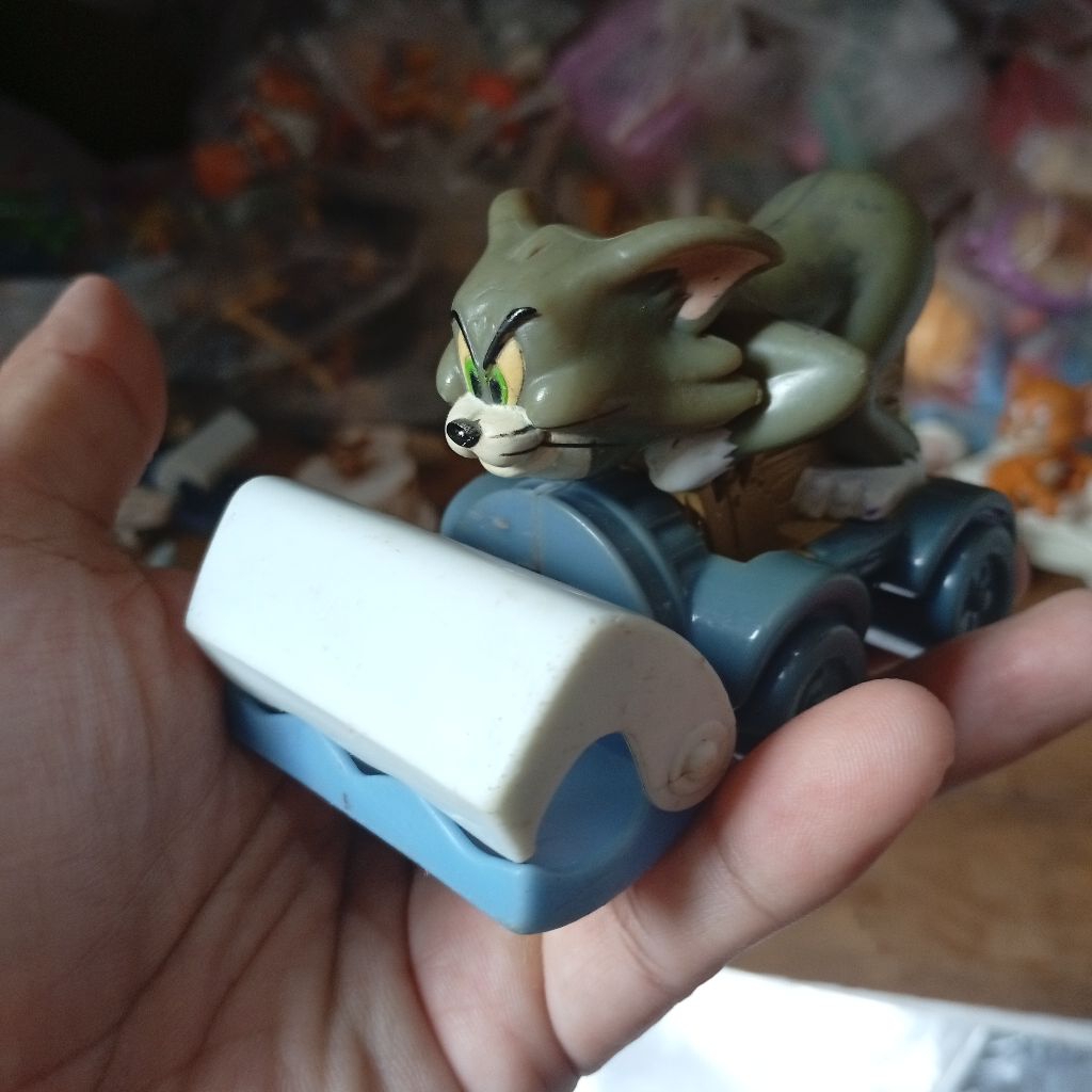 happy meal toys tom and jerry 2008 catch Machines tom