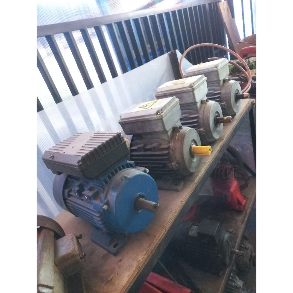 dinamo penggerak 1,1kw/ 1,5hp  1 phase