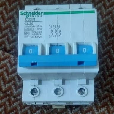 MCB. schneider. C32N. CL20