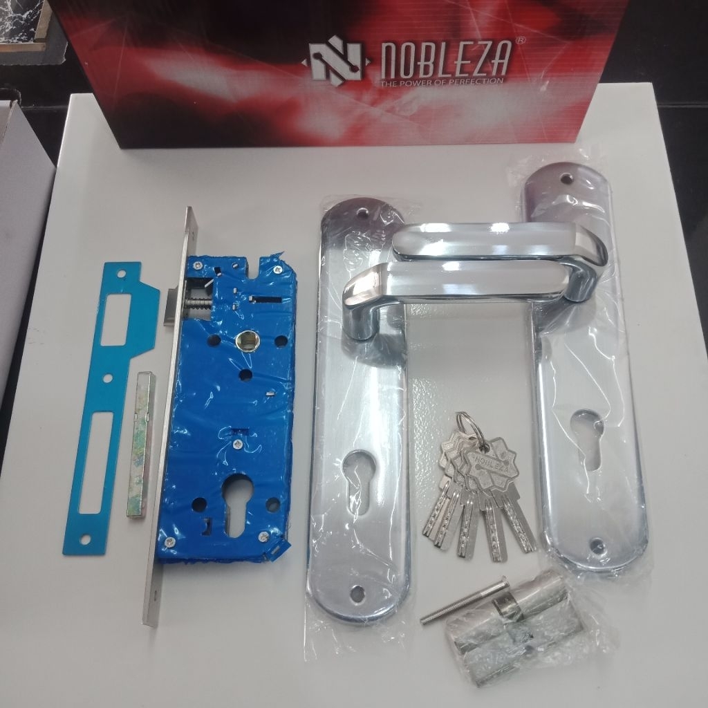 Handle Pintu set Nobleza Corona SN/CP(handle besar)