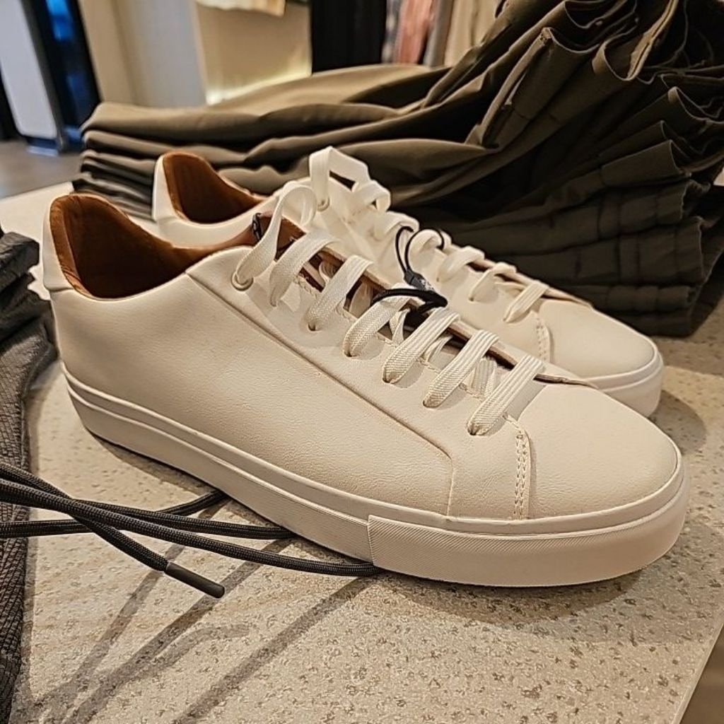 Sepatu Pria Zara Monochrome Retro Trainers Original Sneakers Monokrom Man Shoes White Putih Cowok