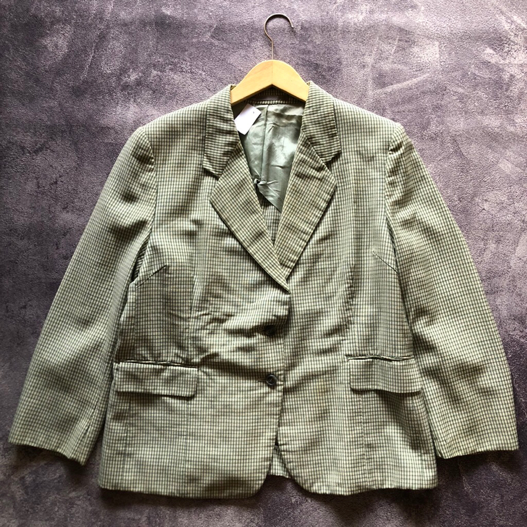 Suit GIANNI VALENTINO Second Size L,Terdapat bantalan bahu,Suit hijau second suit second jas second 