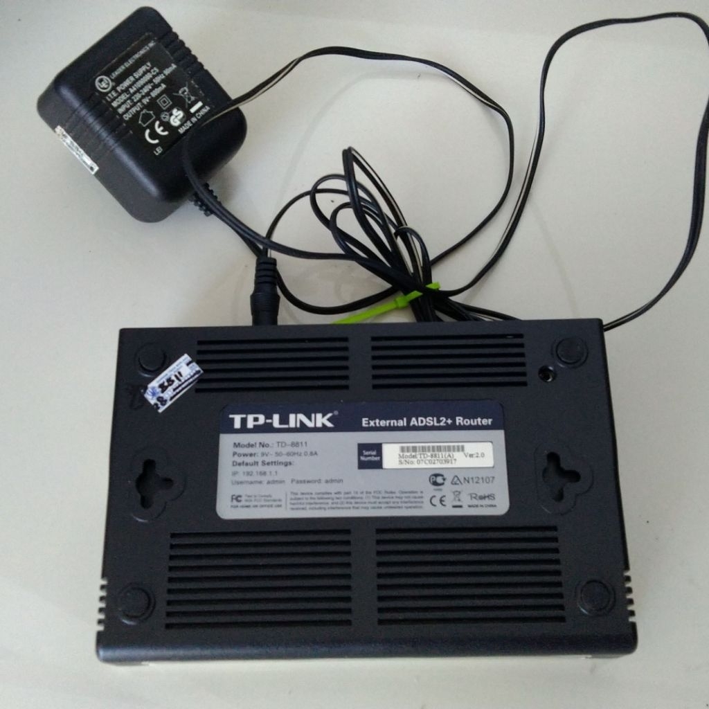 TP-LINK External ADSL2 + router modem