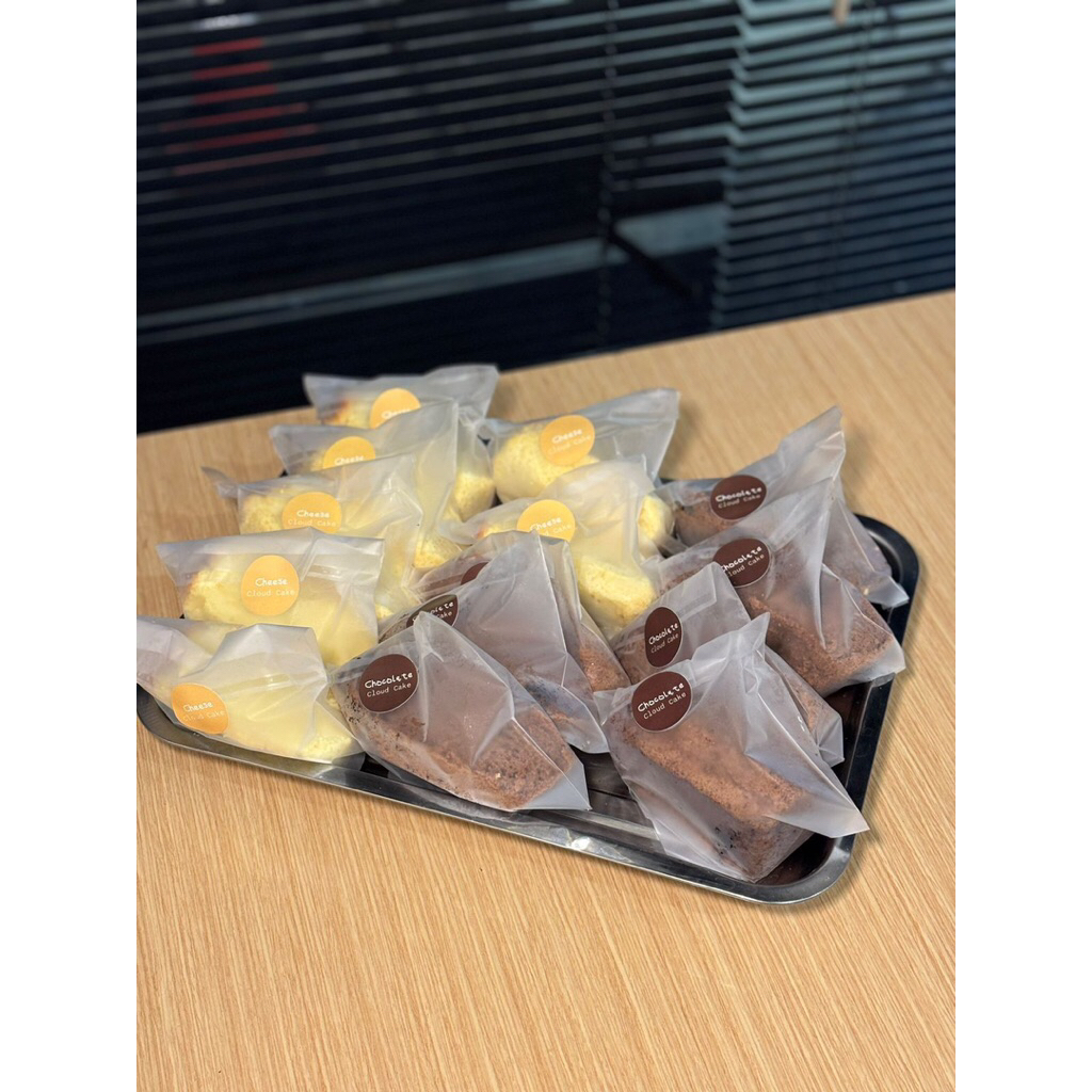 

SUGAR DAIRY GLUTEN FREE CLOUD CAKE (1 box isi 8 slice)