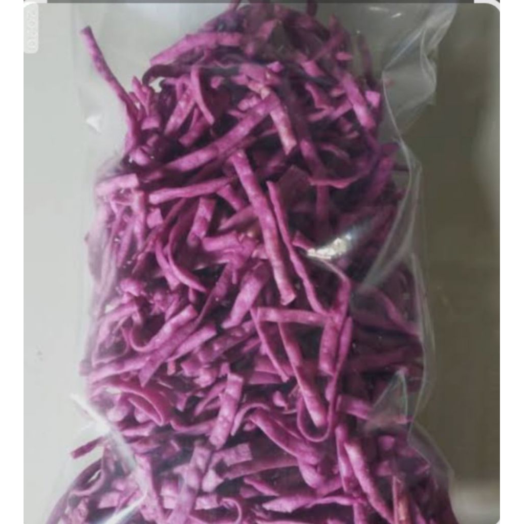 

Kue bawang ubi ungu atau stik ubi ungu